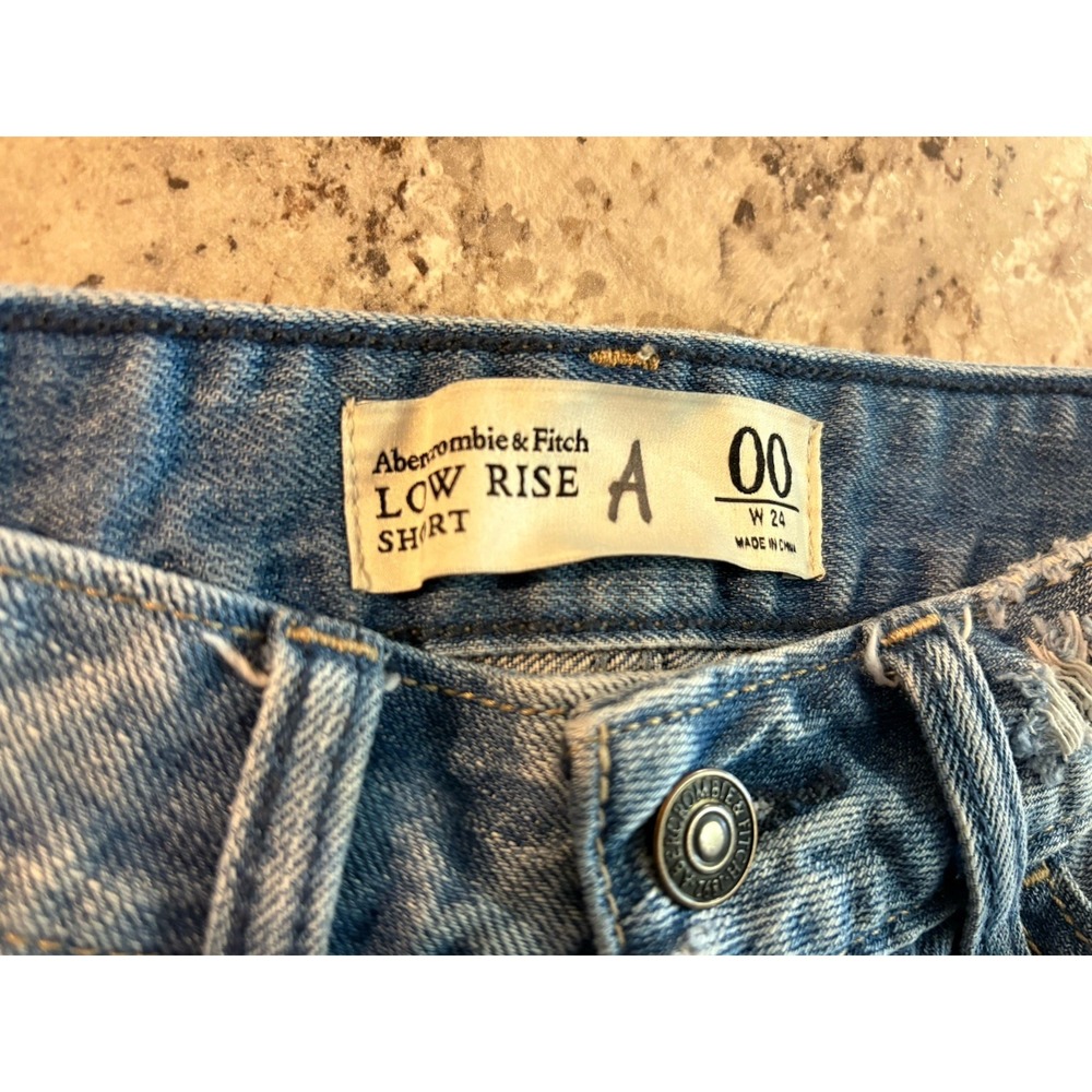 VINTAGE Y2K Abercrombie Low-Rise Distressed‎ Crochet Light Denim Shorts Sz 00/24 - Picture 5 of 13